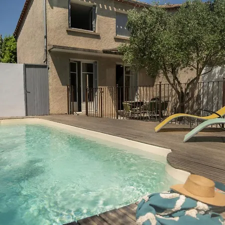 Cosy 90 M Family Nest With Pool And Garden *