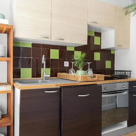 Cosy 90 M Family Nest With Pool And Garden *